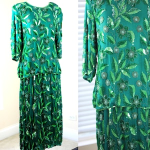 Sz M//Bright Green Vintage Sequin Blouse w Skirt//Beautiful 2 Piece Set Shimmering with Beads and Sequins
