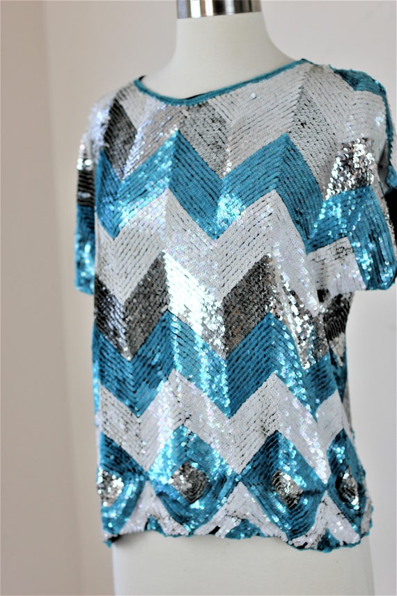 Sz M// Geometric Teal Blue silver white Top//Sequ… - image 2