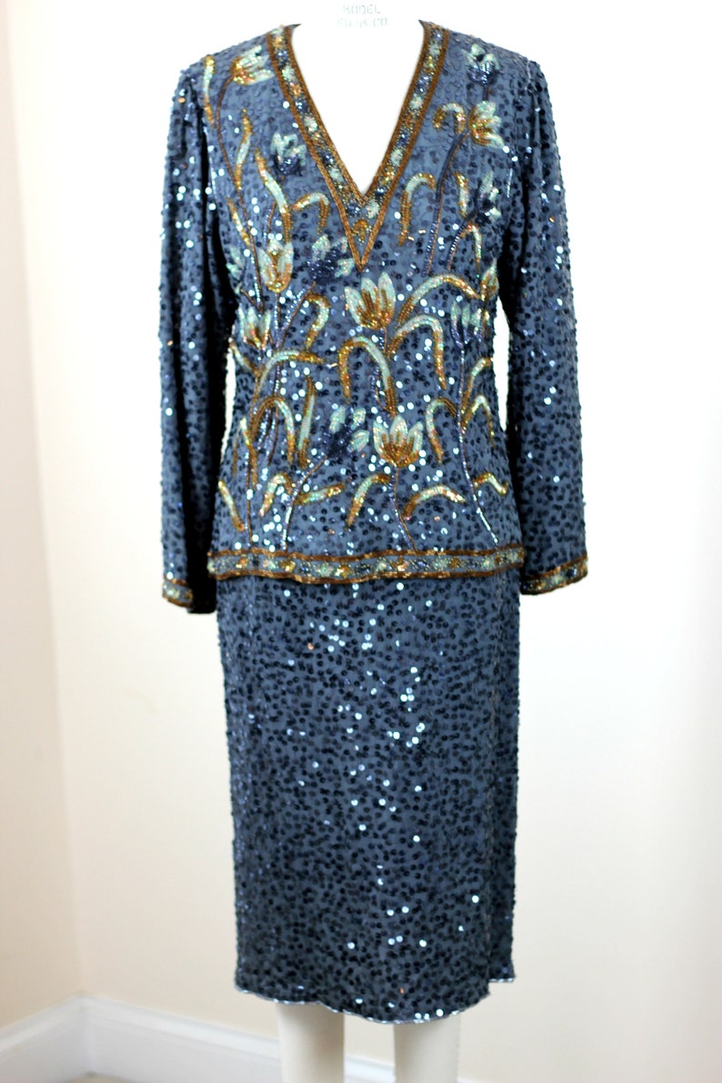 Size small2pc Beaded sequin blouse with skirt Blues golds