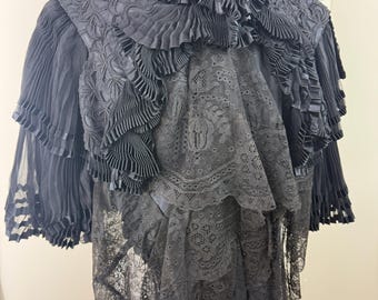 Antique Edwardian Black Lace Capelet//Victorian Mourning Cape//High Neck Ruffle Collar with Pleated Sleeves