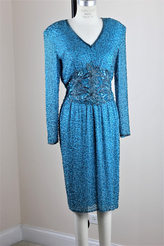sz 8// Stunning Blue sequin Beaded dress// Fabulo… - image 3