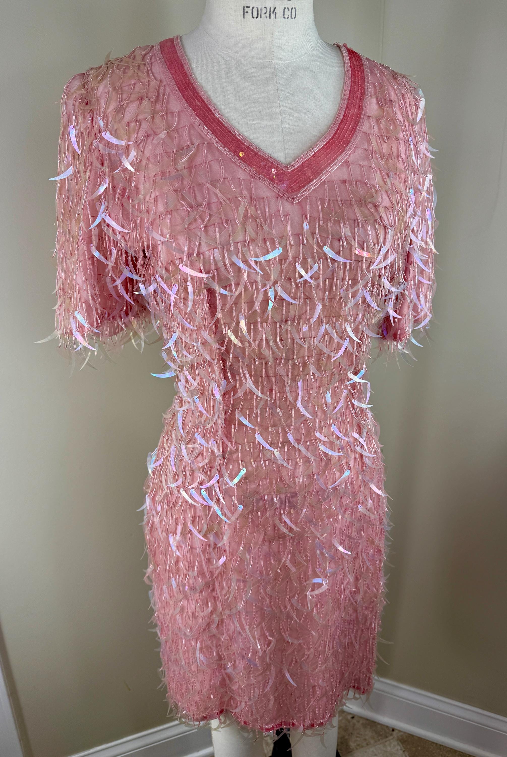 Size S//Vintage Pink Sequin Shark Tooth Dress//Iridescent Feathered Fringe Illusion Dress Size S//Vintage Pink Sequin Shark Tooth Dress//Iridescent Feathered Fringe Illusion Dress