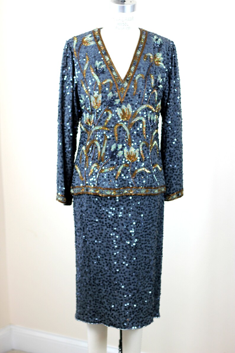 Size small2pc Beaded sequin blouse with skirt Blues golds