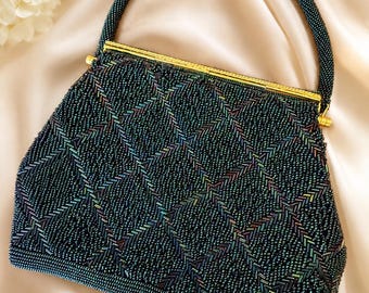 Vintage donkerblauwe avondtas met kralen, portemonnee met gouden frame, clutch met geometrisch ruitpatroon, handtas met microkralen