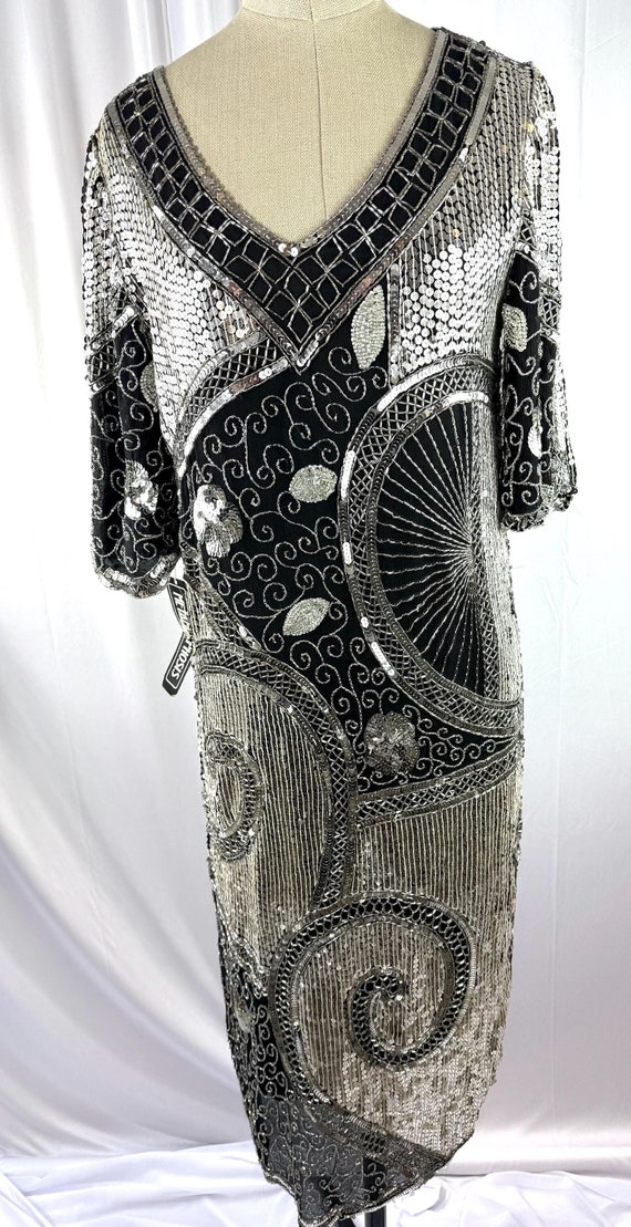 Size M//black and Silver Vintage Sequin Dress//v-neck Shimmer