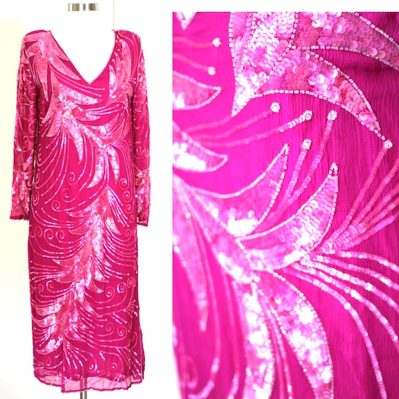 Size M//Gatsby Stunning Sequin dress// Beaded V ne