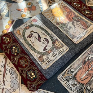 pochette ricamate, pochette tarocchi, pochette stoffa, borse fatte a mano, pochette esoterica, tarot, pochette donna, borsa donna, magia