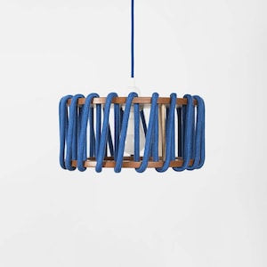 Blue pendant lamp | Hand-woven chandelier | hanging lamp | Pendelleuchte blau | Suspension bleue | pendant light | Hängeleuchte handgewebt