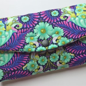 Archivo de diseño de bordado a máquina de 8 x 12 "In the Hoop TriFold Wallet" Descarga instantánea