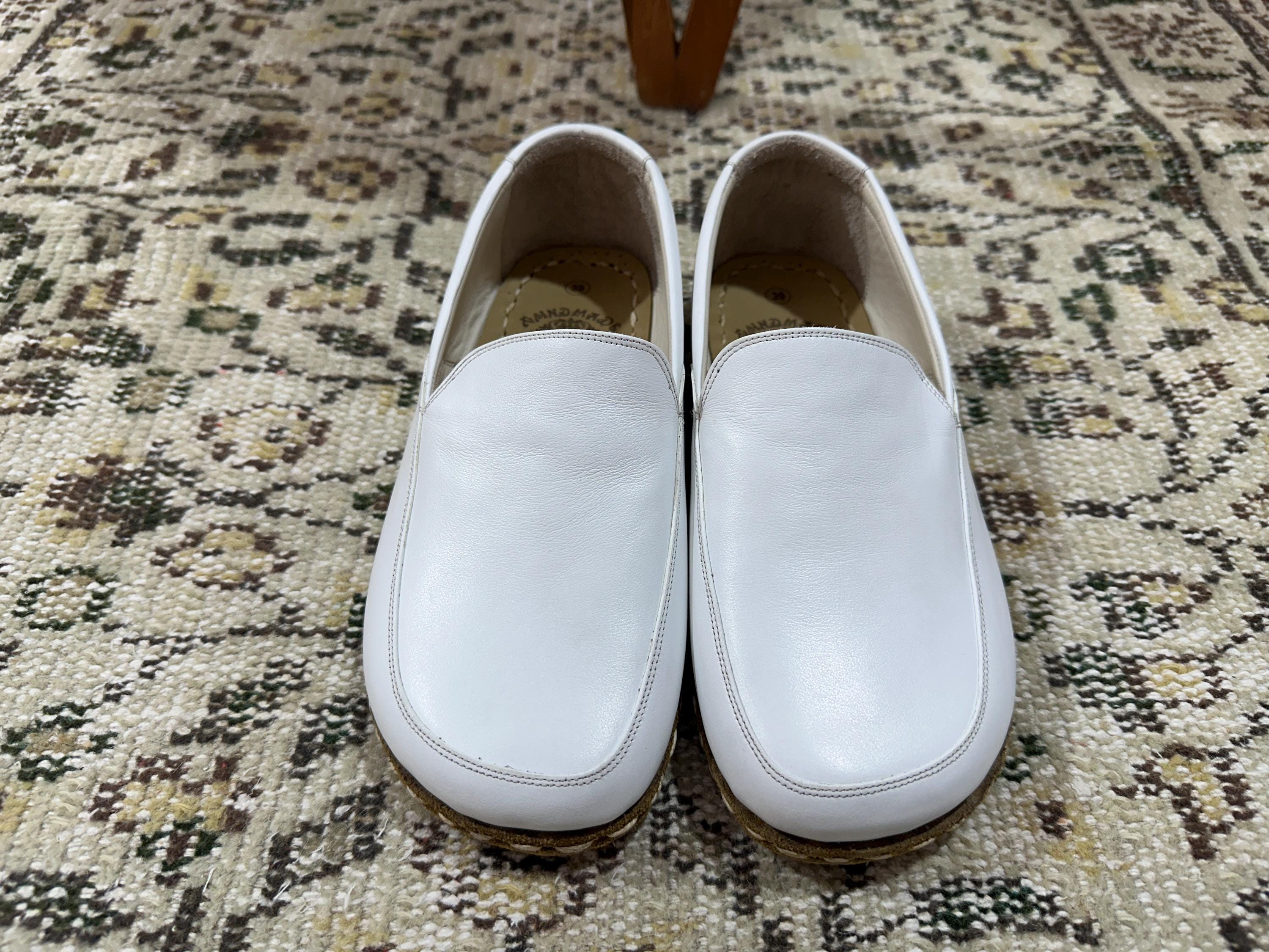 ハンドメイドレザーのベアフットシューズ：つま先が広い、スリッポン