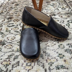 Handmade Leather Barefoot Shoes: Wide Toe Box Slip-On Loafers