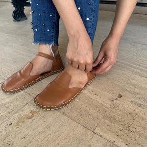 Leather Barefoot Sandals: Wide Toe Box, Natural Foot Shape