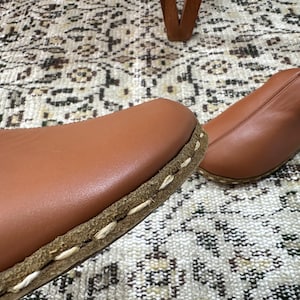 Leather Handmade Men’s Earting Tan Slippers, Natural Comfortable Barefoot EcoFriendly Wide Toe Shoes, Slippers for Natural Grounding Walking