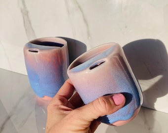 Mug de voyage en céramique fait main avec demi-couvercle et fossette empreinte de pouce - glaçure poussière d'étoile | Togo | Cadeau unique de tasse de poterie | Convient aux porte-gobelets de voiture