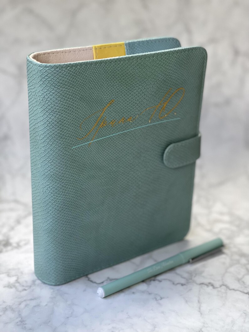 Caderno personalizado com textura de python em couro vegano: A5/A6 com encadernação em argola imagem 13