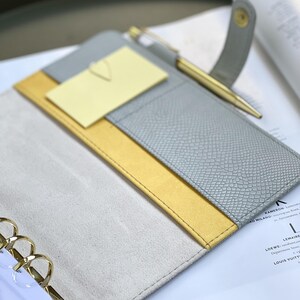 Caderno personalizado com textura de python em couro vegano: A5/A6 com encadernação em argola imagem 12