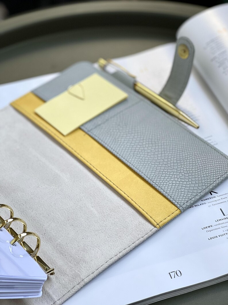 Caderno personalizado com textura de python em couro vegano: A5/A6 com encadernação em argola imagem 12