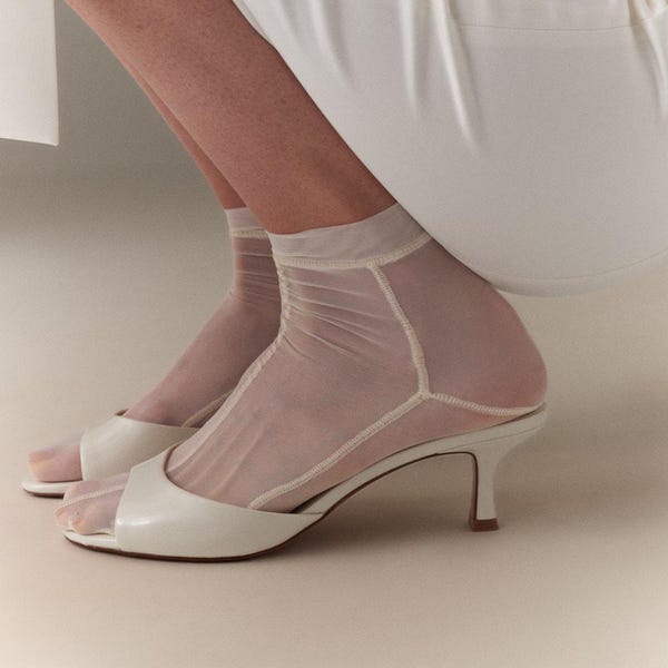 Calcetines cortos blancos transparentes, medias de novia de malla llamativas, accesorios minimalistas para bodas, calcetines de moda personalizados para mujeres y hombres.