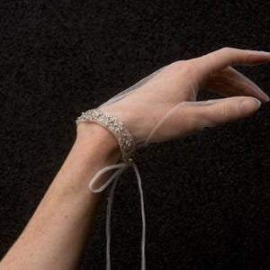Wedding Gloves, Cuffed Sheer Tulle, Short Wedding Custom Gloves, Elegant Bridal Gloves, Delicate White Gloves, Festive Ivory Gloves