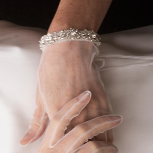 Bridal Gloves, Cuffed Sheer Tulle, Short Wedding Custom Gloves, Elegant Wedding Gloves, White Gloves With Crystals, Dainty Ivory Gloves