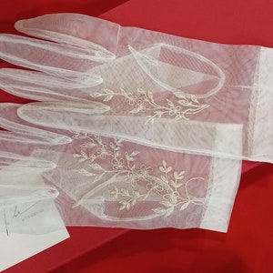 Bridal Sheer Tulle Gloves with embroidery, Wedding Short White Gloves, Handmade Bridal, Fully Customizable glove, Personalizable glove