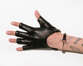 Black Fingerless Leather Gloves, Driving gloves, Short Gloves, Fully Customizable, Fall Clothing, Mid-season gloves, Best Gift, Men Women