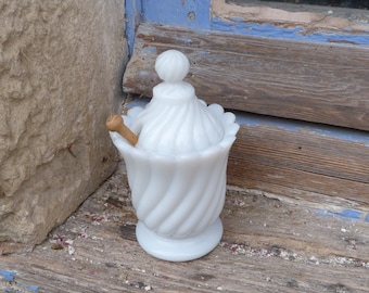 Vintage Antique old French Portieux Vallerysthal 1900 white Opaline Milk glass mustard condiment pot