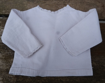 Vintage 1900 Edwardian baby white cotton  shirt with lace