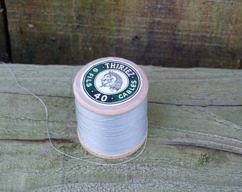 Vintage oude Franse Thiriez draadkabel amandelgroen hout spoelgaren Vintage Fournituren