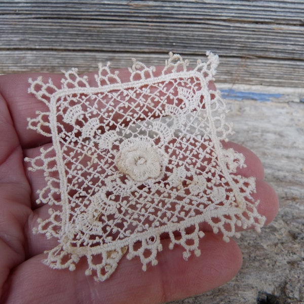 Ancien échantillon de dentelle au crochet  Point d'Irlande