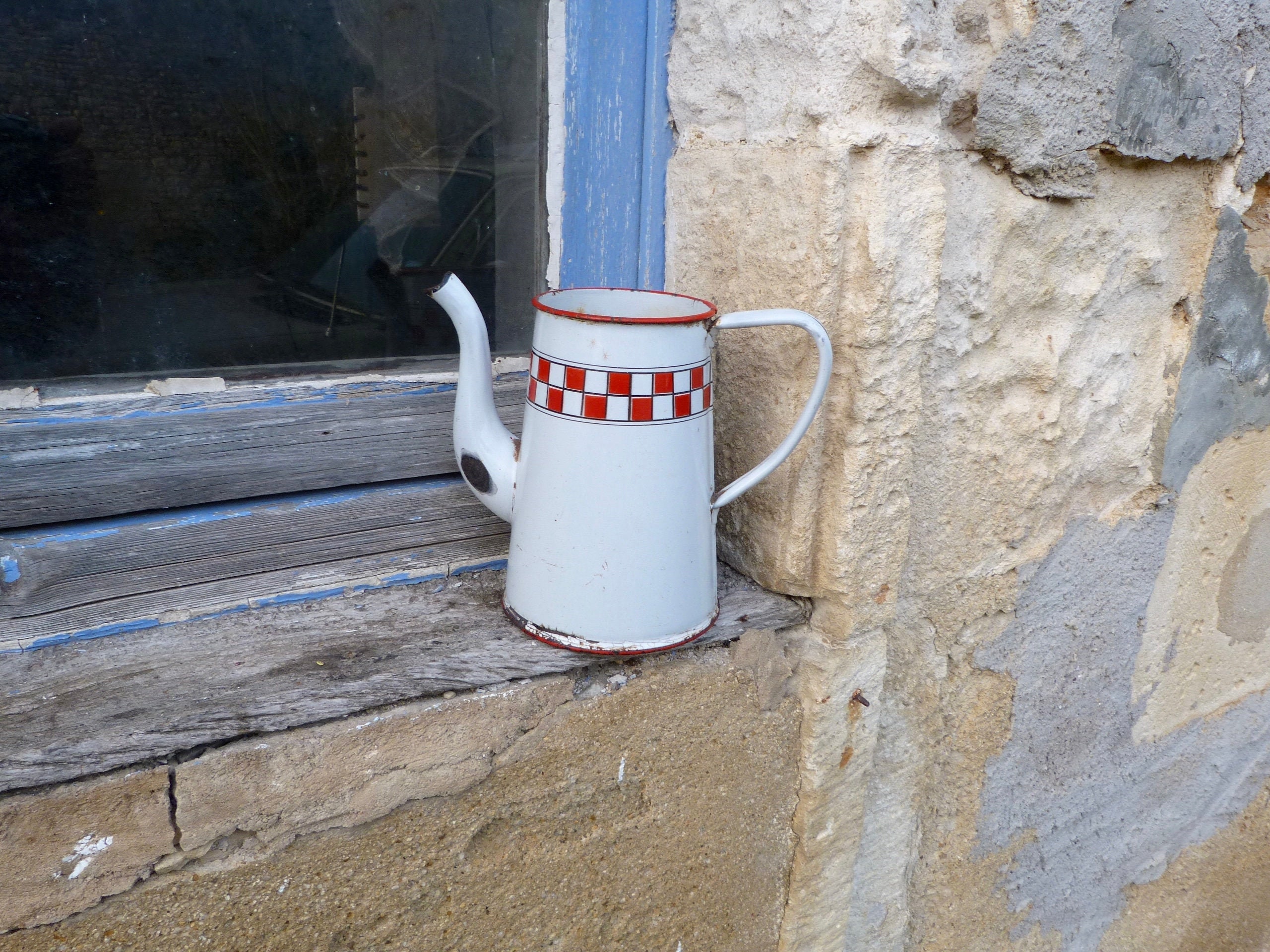 Ancienne Cafetierre Émaillée Blanche et Rouge