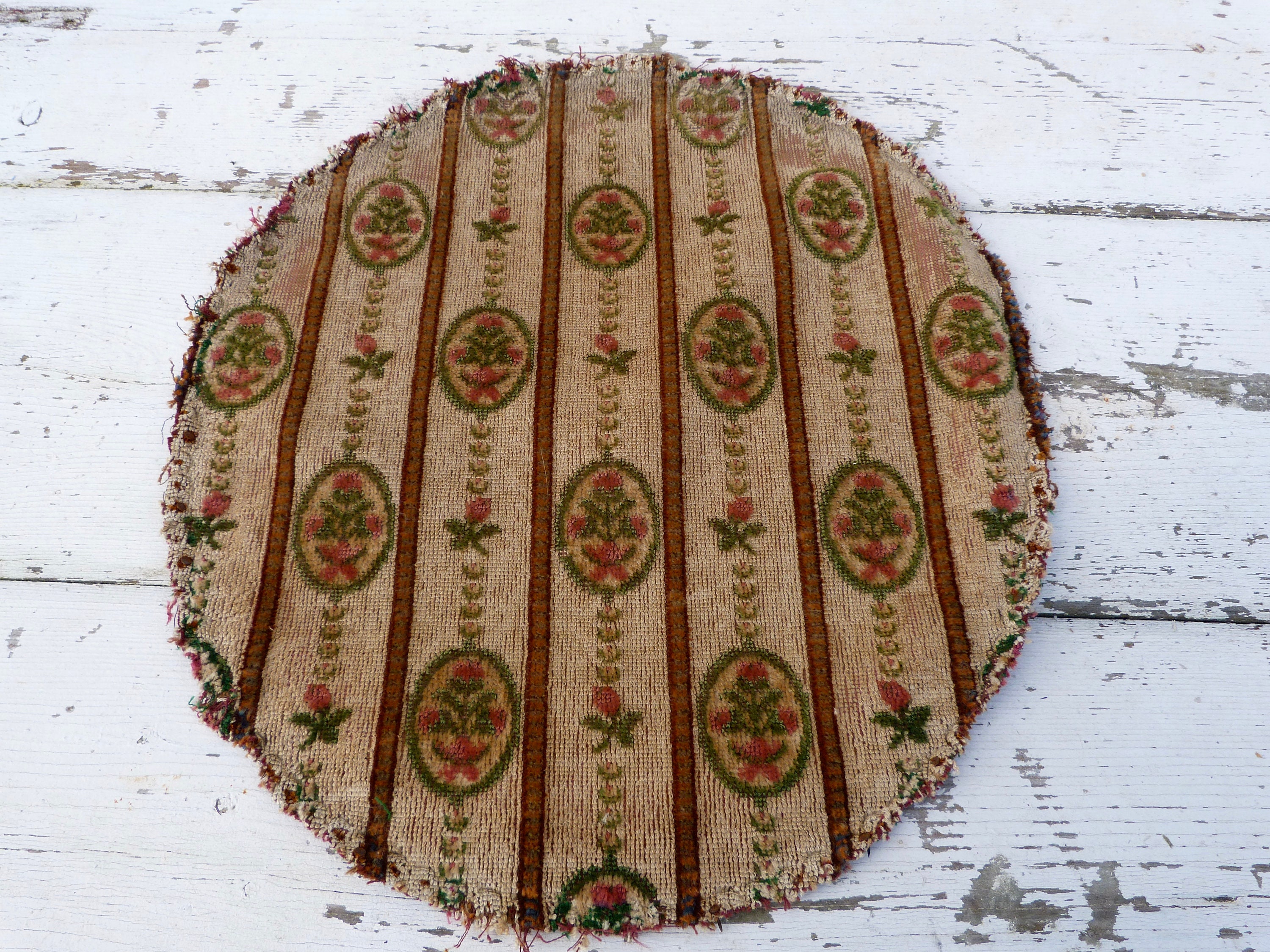 Tapisseries Anciennes Pour Recouvrir Des Chaises Capitonnées Chateau