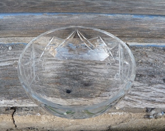 Cuenco antiguo de cristal tallado francés de Baccarat, diámetro de 5,9 pulgadas, firmado por Baccarat Francia