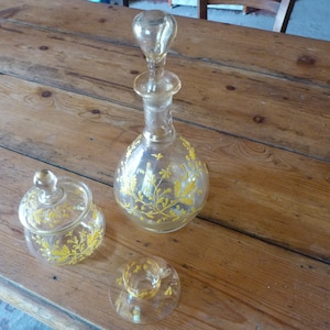 Esmalte francés art nouveau pintado a mano Cristal Legras Pantin 1 decantadores 1 taza de azúcar 1 vasito / licor / Eau de fleurs d&#39;Oranger