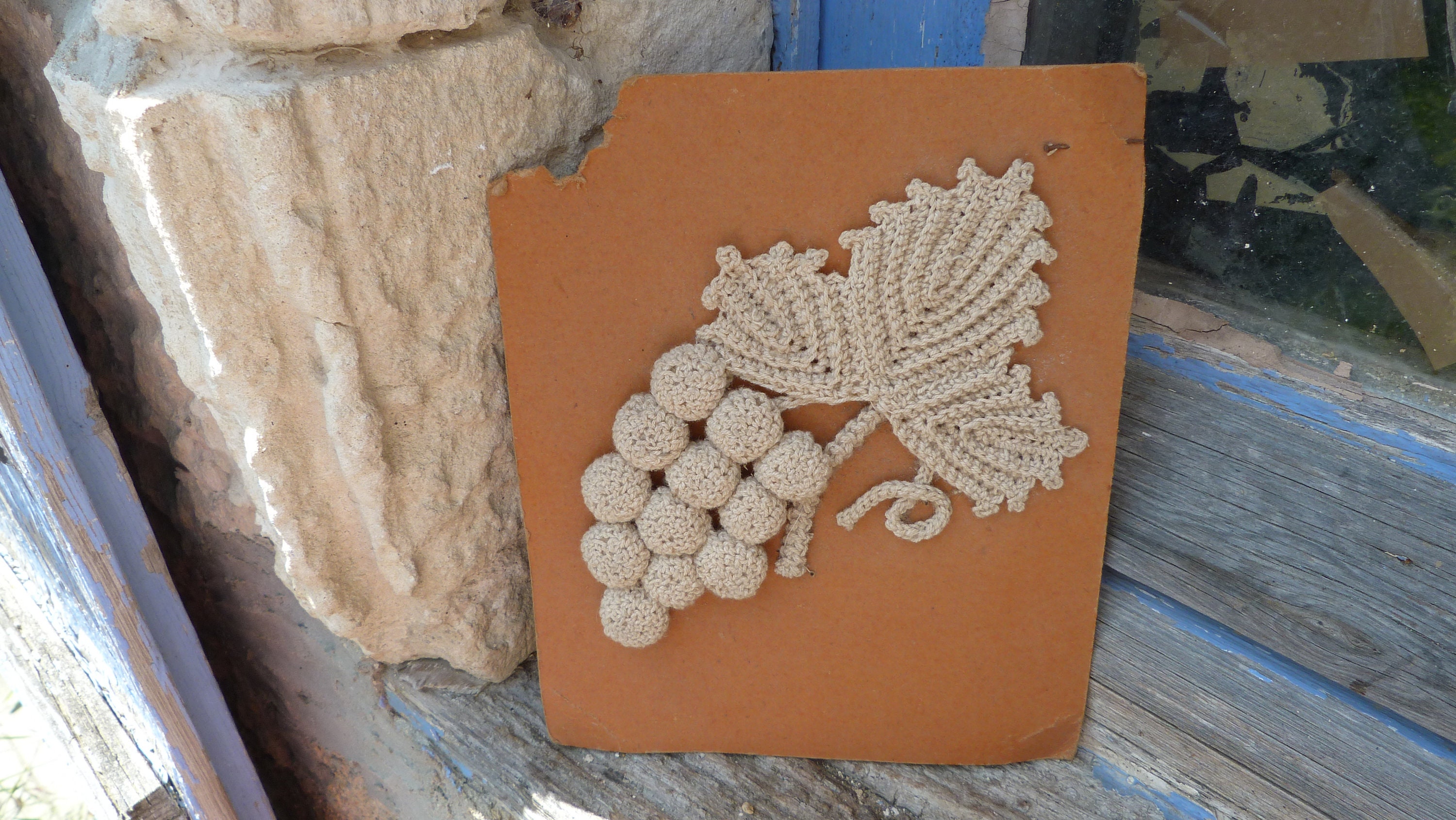 Exemplaire Grappe de Raisin Coton Crochet Venant Du Grenier d'une Mercerie