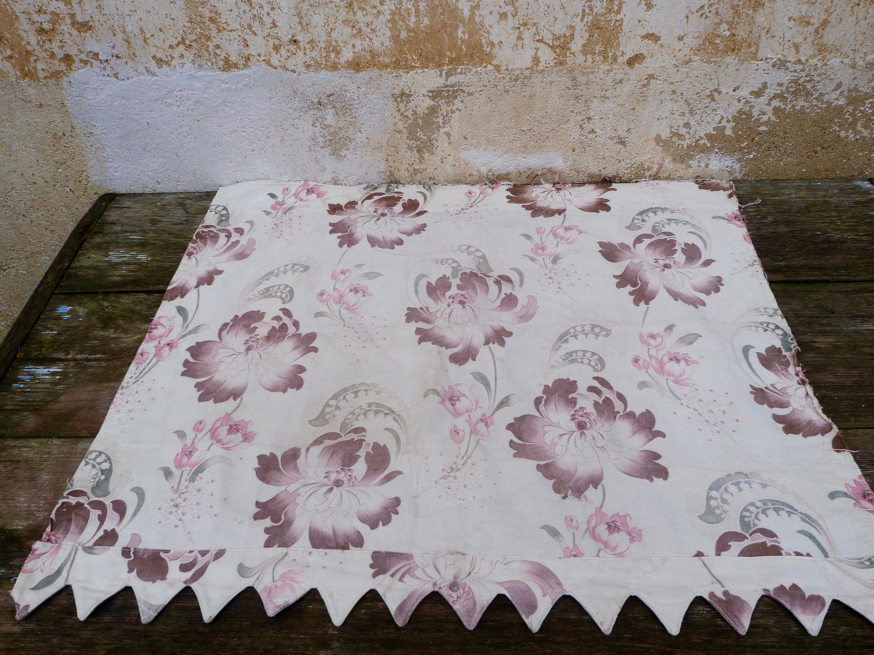 Vintage Antique Français Victorian 1890S Faded Colors Printed Floral Cotton Fabric 29.5 X 21.6 