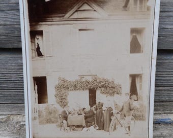 Antieke Victoriaanse Franse albuminefotografiegroep mensen buiten