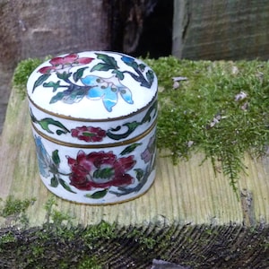 Vintage Antique Chinese enameled cloisonne trinket box/jewelry box