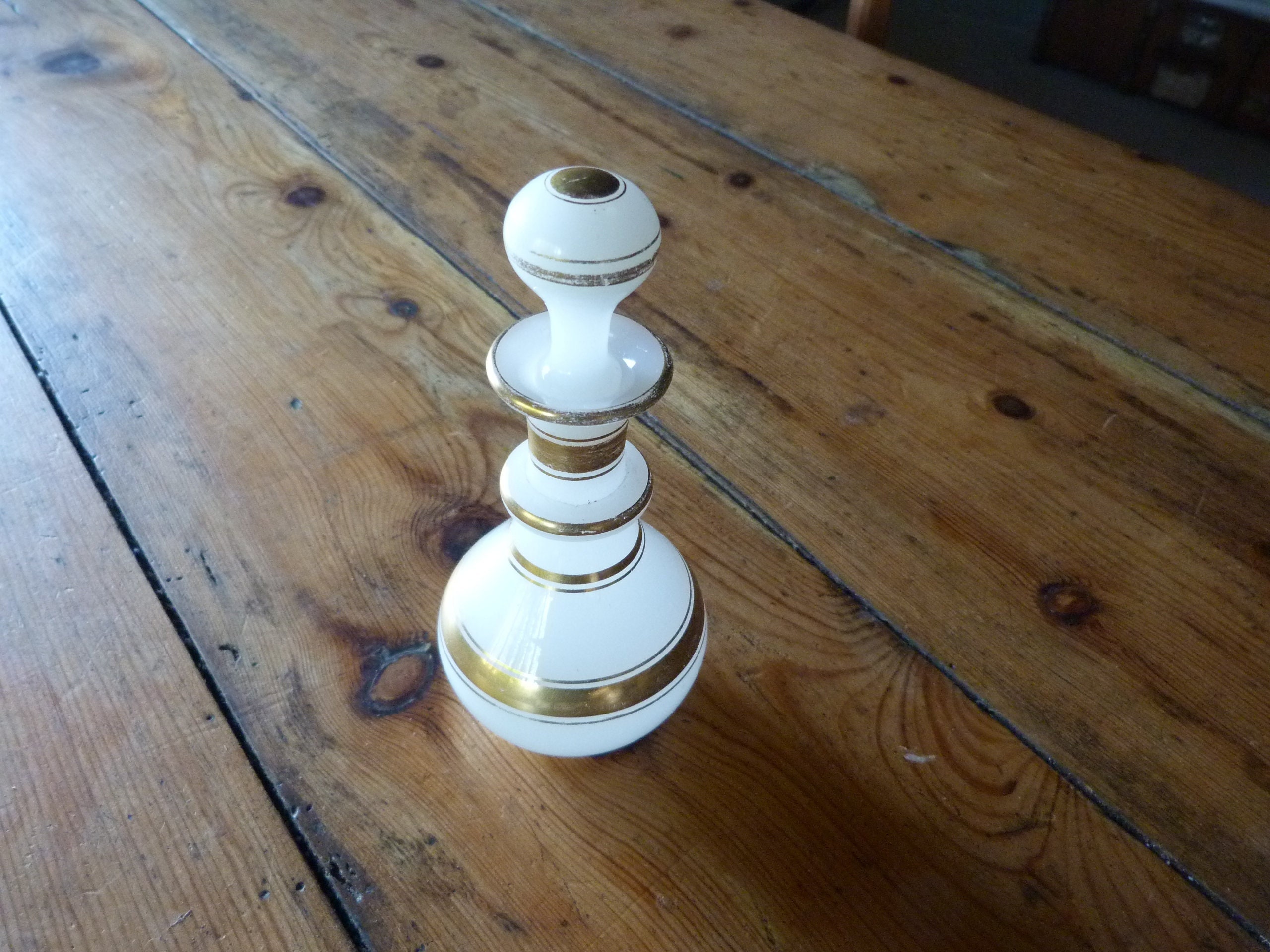 Portieux Vallerysthal Carafe Ancienne en Opaline Blanche et Or 1900