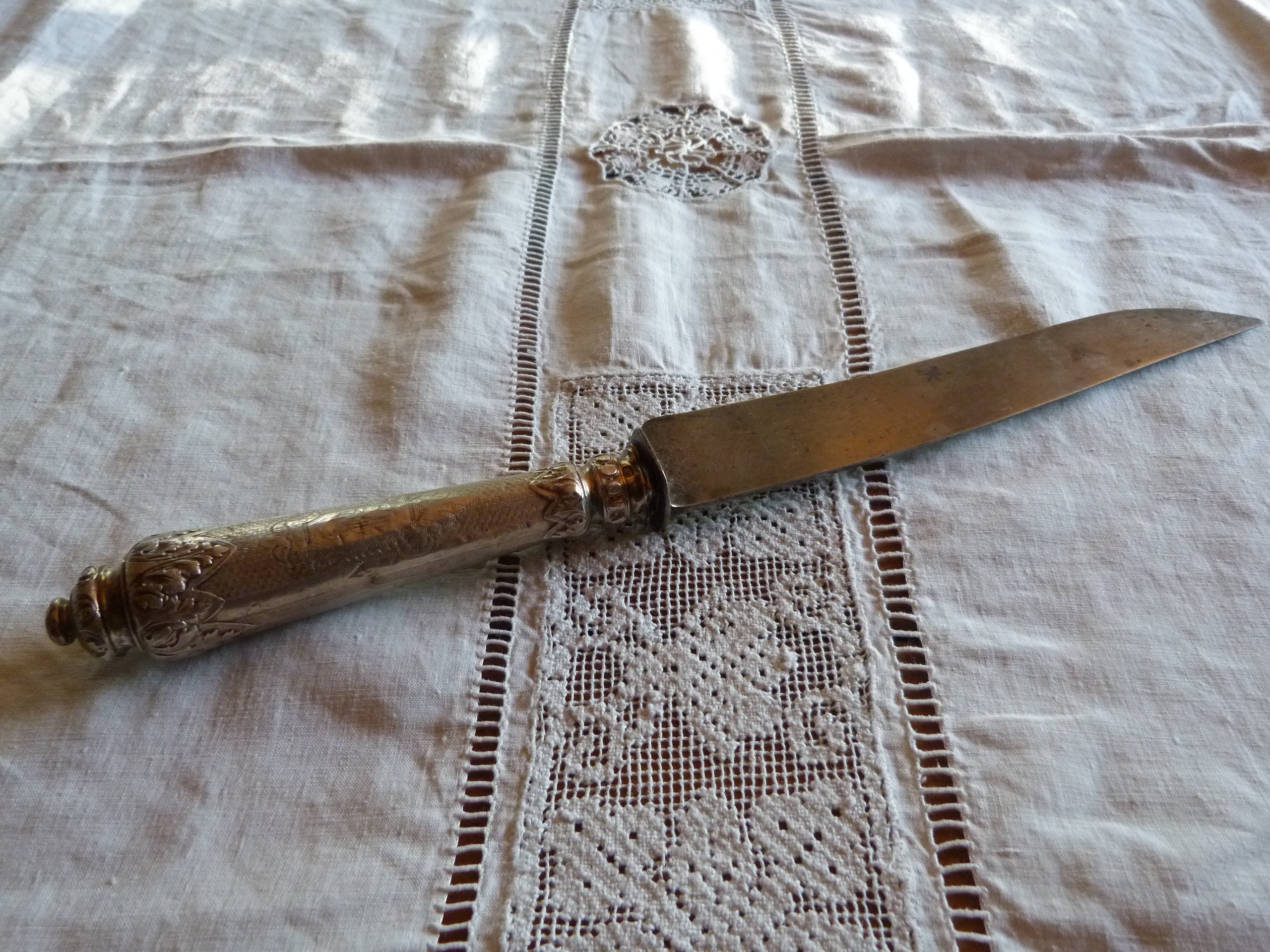 ancien couteau à viande xixème siècle manche argent fourré ciselé poiçon