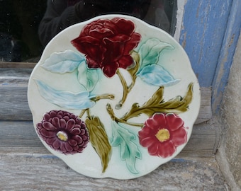 Vintage old French  1900s  Majolica plate figuring  Roses flowers
