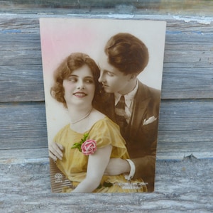 Carte postale fantaisie couple St Valentin  Amoureux photo recoloriée
