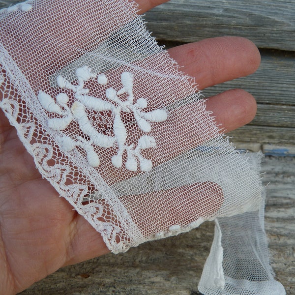 Vintage Edwardian alte französische original handbestickte Netzmaske als Teil eines Lady'sbonnet Kopfschmucks