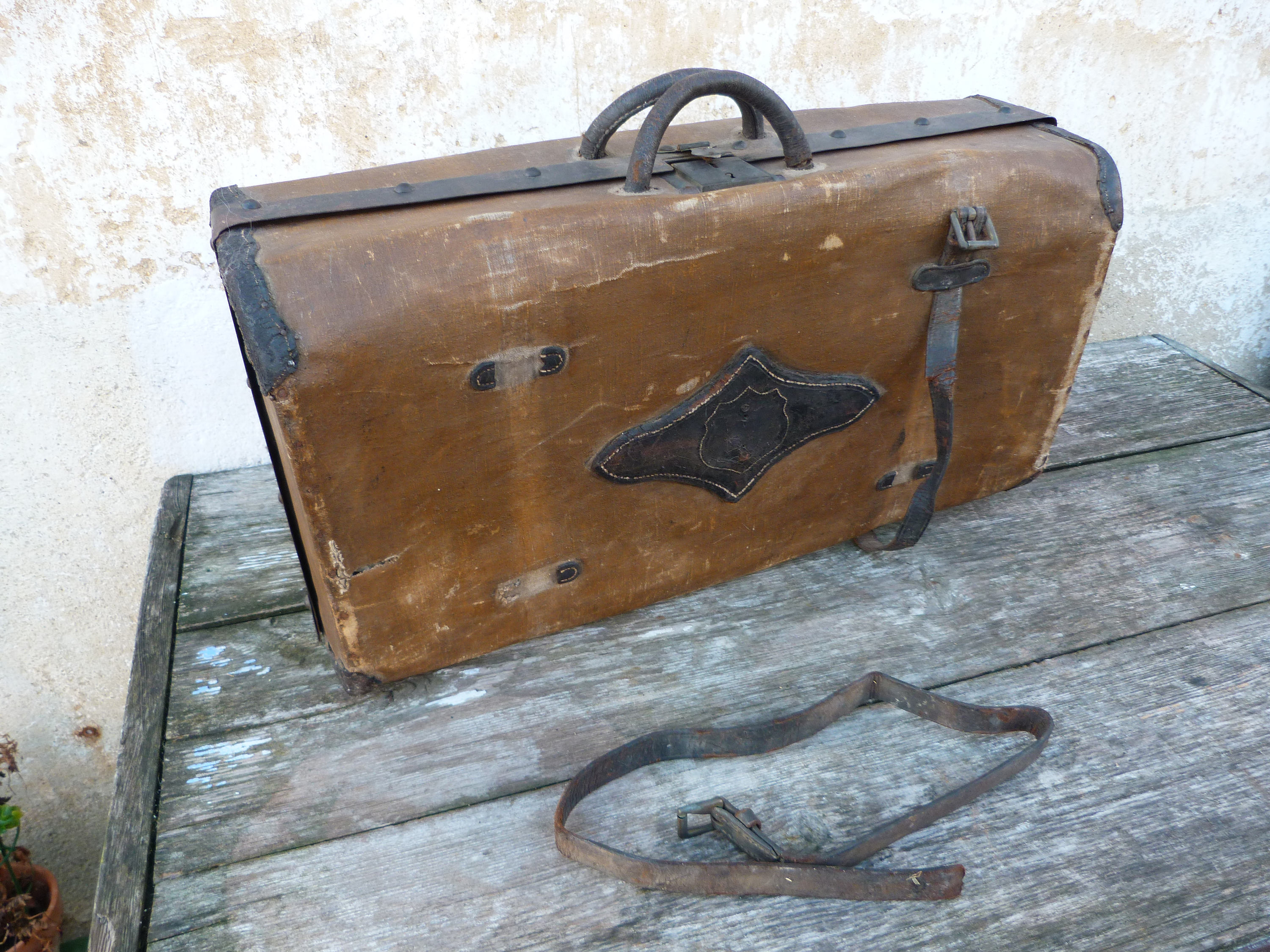 Ancienne Male An Bois et Tissu Imitation Cuir Xixeme Siecle