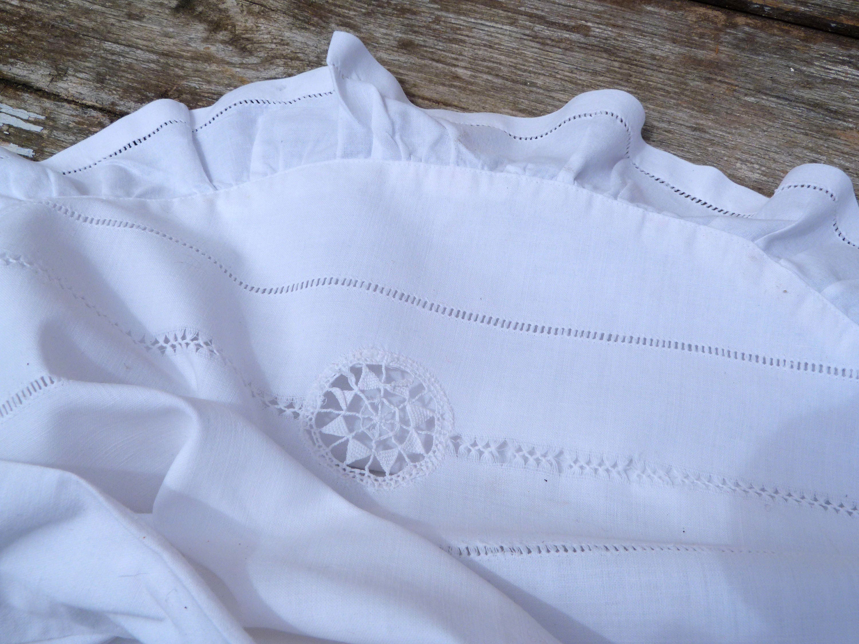 Taie d'oreiller Ancienne en Coton Blanc et Incrustations de Dentelle