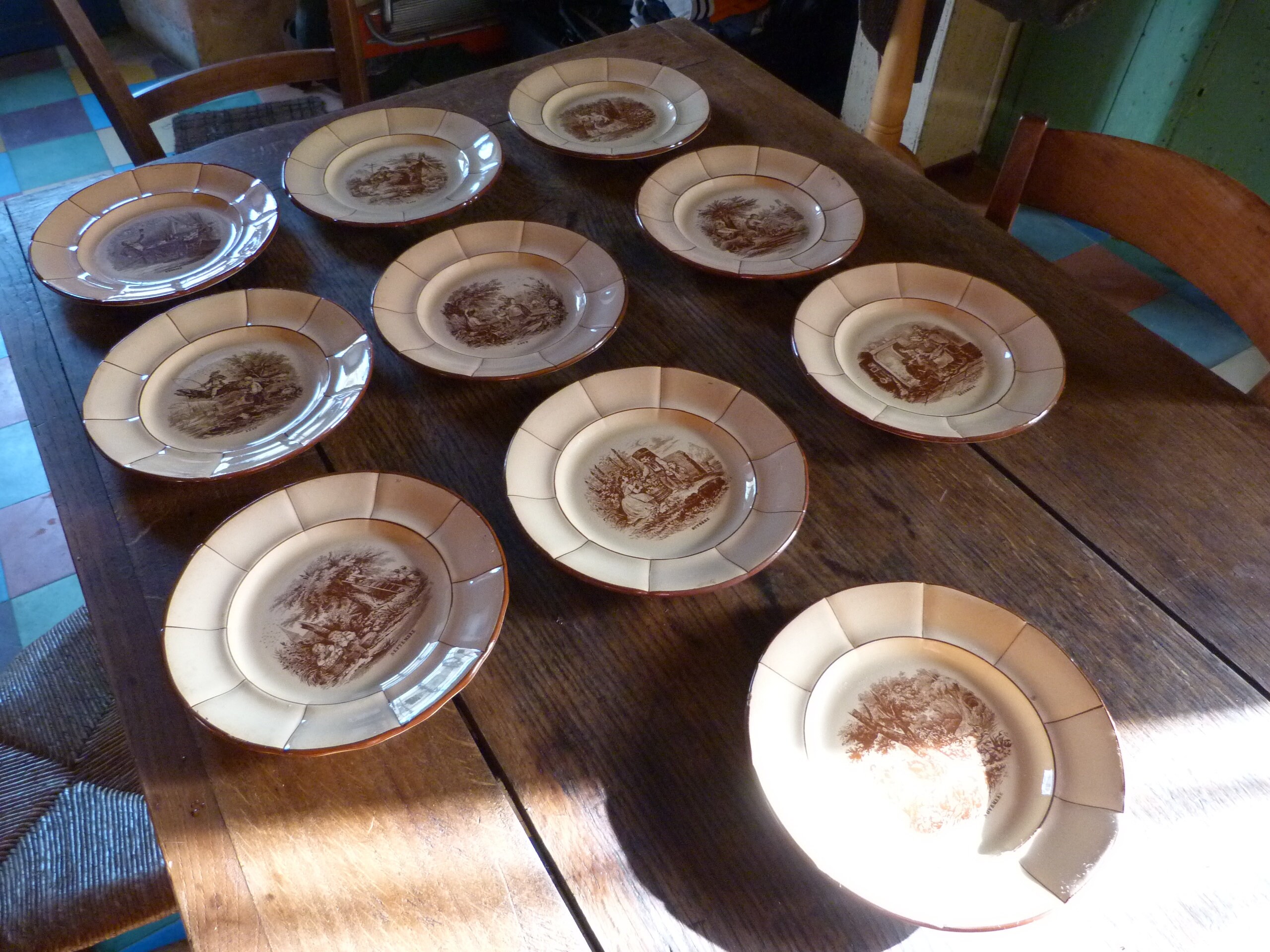 Ensemble de 10 Assiettes à Dessert Anciennes Luneville K&g Les Mois L'année