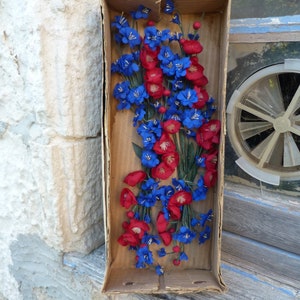Lote antiguo de flores para sombreros, 20 piezas en cartón original, procedentes de una antigua tienda de artículos para sombreros de París