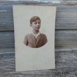 Ancienne carte postale vrai photo  garçon