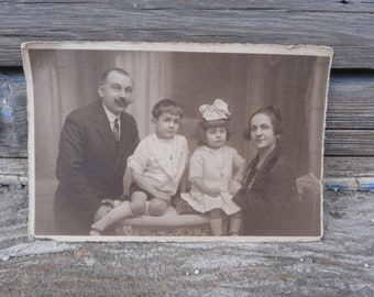 Vintage  old French real photography black & white  1926  Family