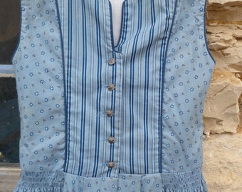 Vintage 1970 Tyrol Dirndl Trachten blue printed floral girl dress  /child clothing size 6 years